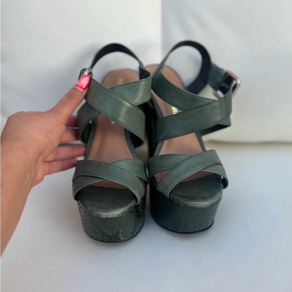 Pour La Victoire Green Platform Sandals - Picture 5 of 5